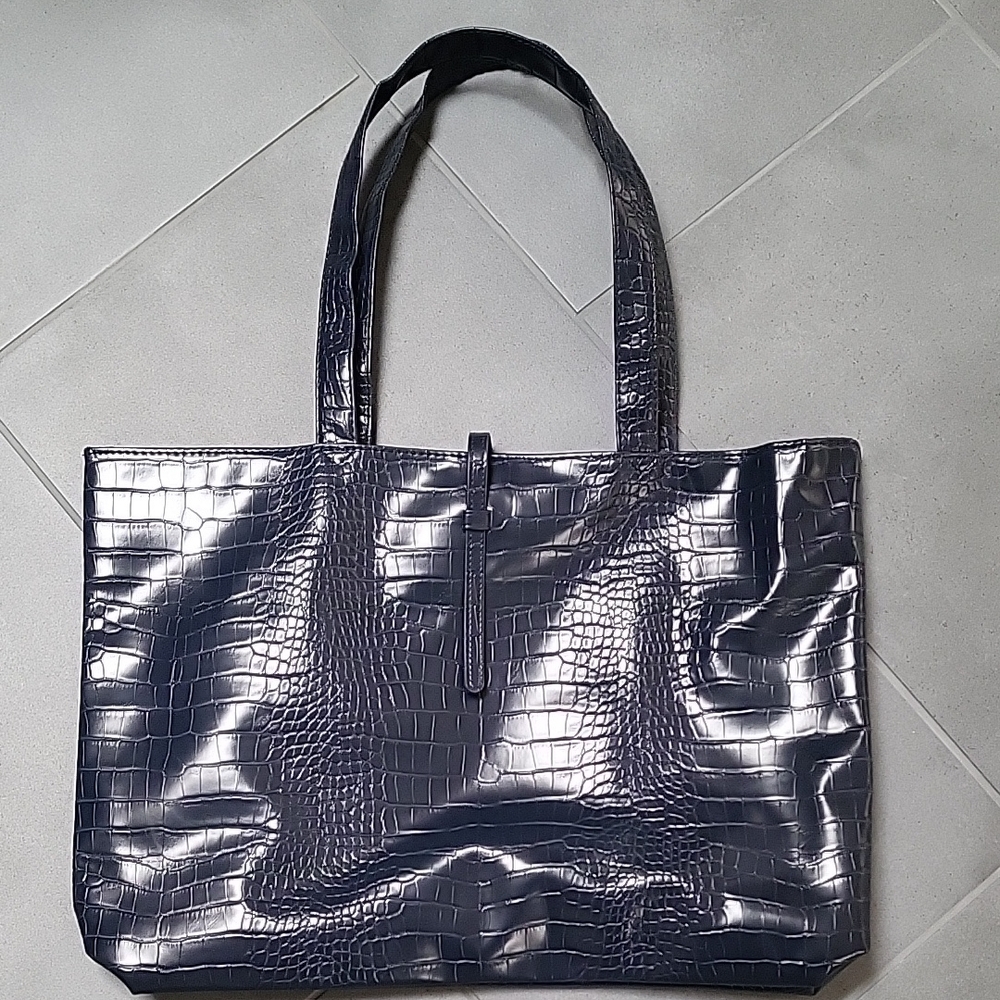 Elegant Navy Crocodile-Embossed Tote Bag